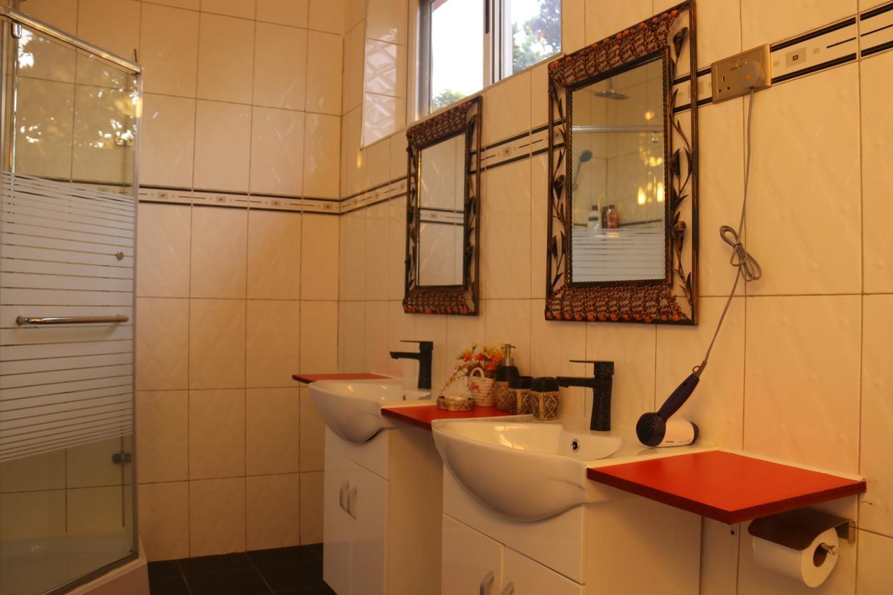 The Shoebill Nest Bed and Breakfast Kampala Esterno foto